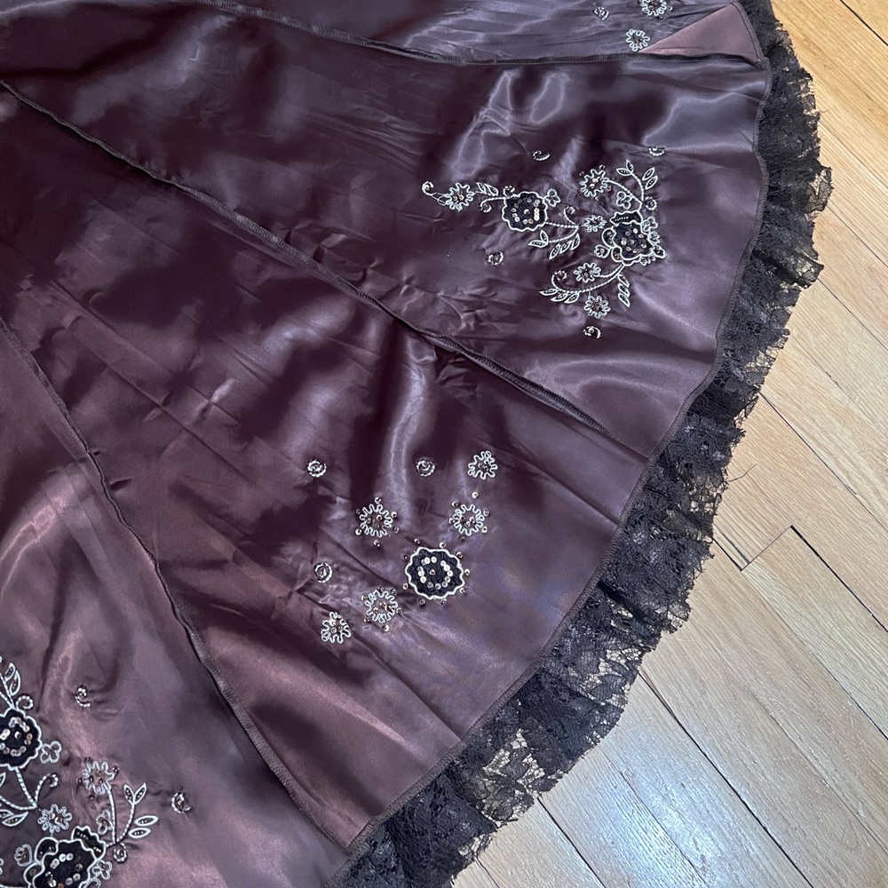 Long brown satin skirt. - Picture 12 of 12